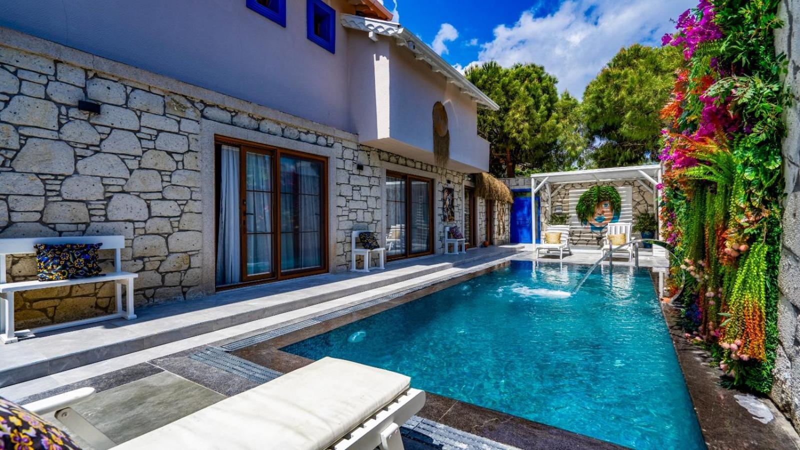 Lulu Inn Hotel Cesme Exterior photo